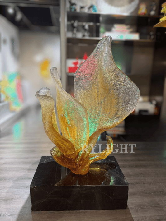 RYLIGHT Golden Flower-Shaped Sculpture