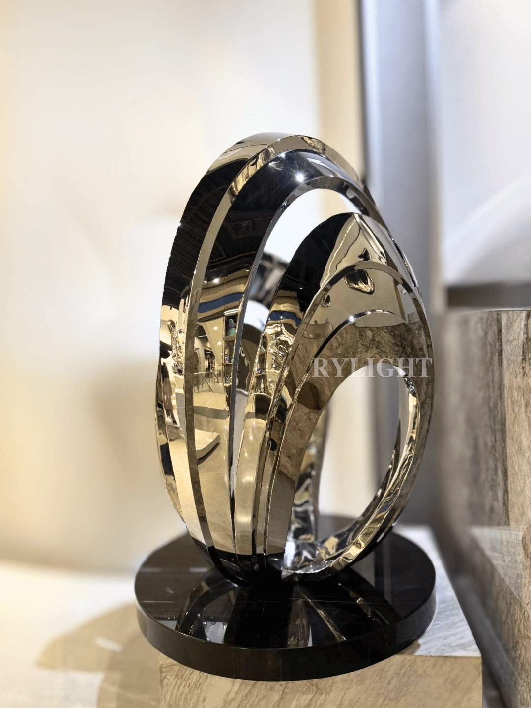 RYLIGHT — Mirror Arc, Contemporary Sculpture