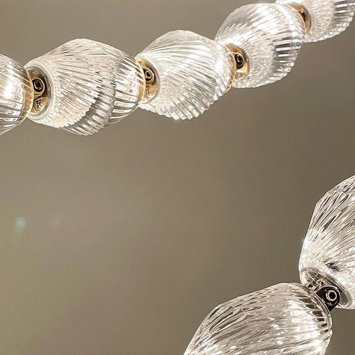 قلادة لؤلؤ زجاجية من رايلايت مع ثريا معلقة