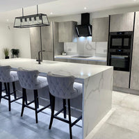 كراسي بار بسيطة حديثة