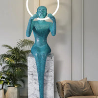 مصباح أرضي على شكل تمثال جالس أسود/أزرق من رايلايت