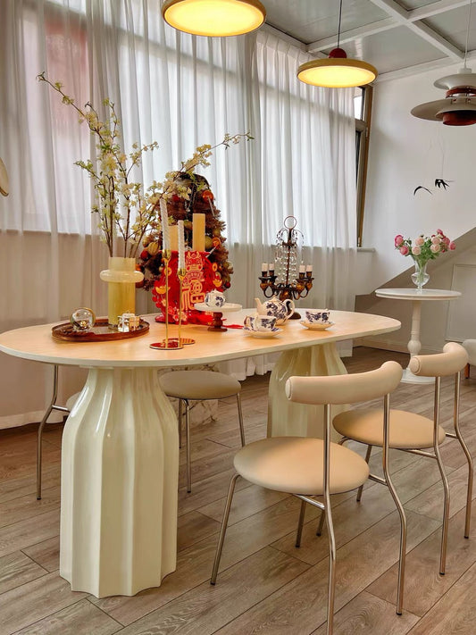 Rylight Franse crèmekleurige ovale/ronde schelpvormige eettafel 