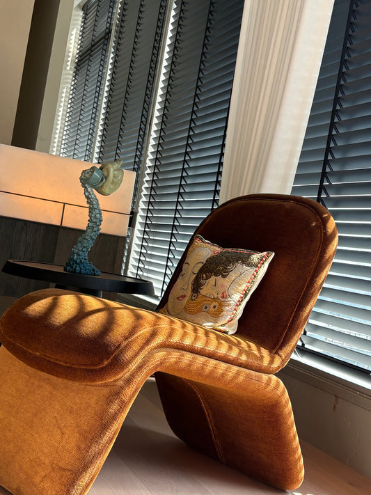 Sculptura Artistic Lounge Chair
