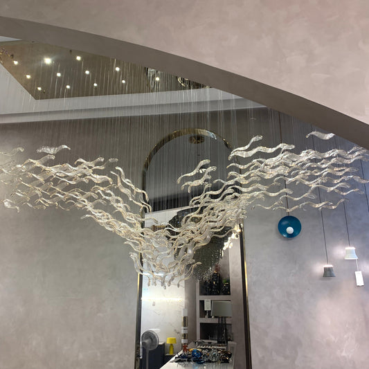 Moderne creatieve luxe meeuwvormige zwevende bladerenkroonluchter voor keukeneiland/eetkamer