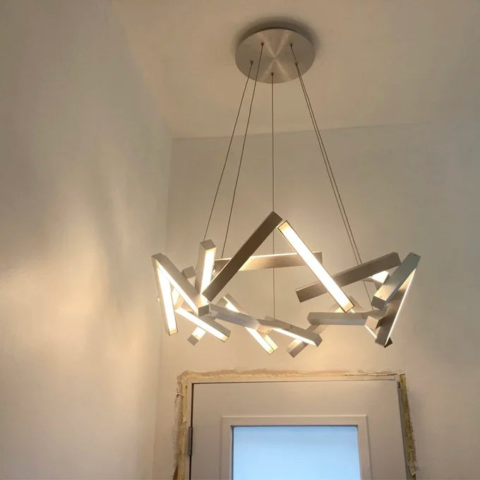 Moderne ronde/lineaire geometrische aluminium LED-kroonluchter 