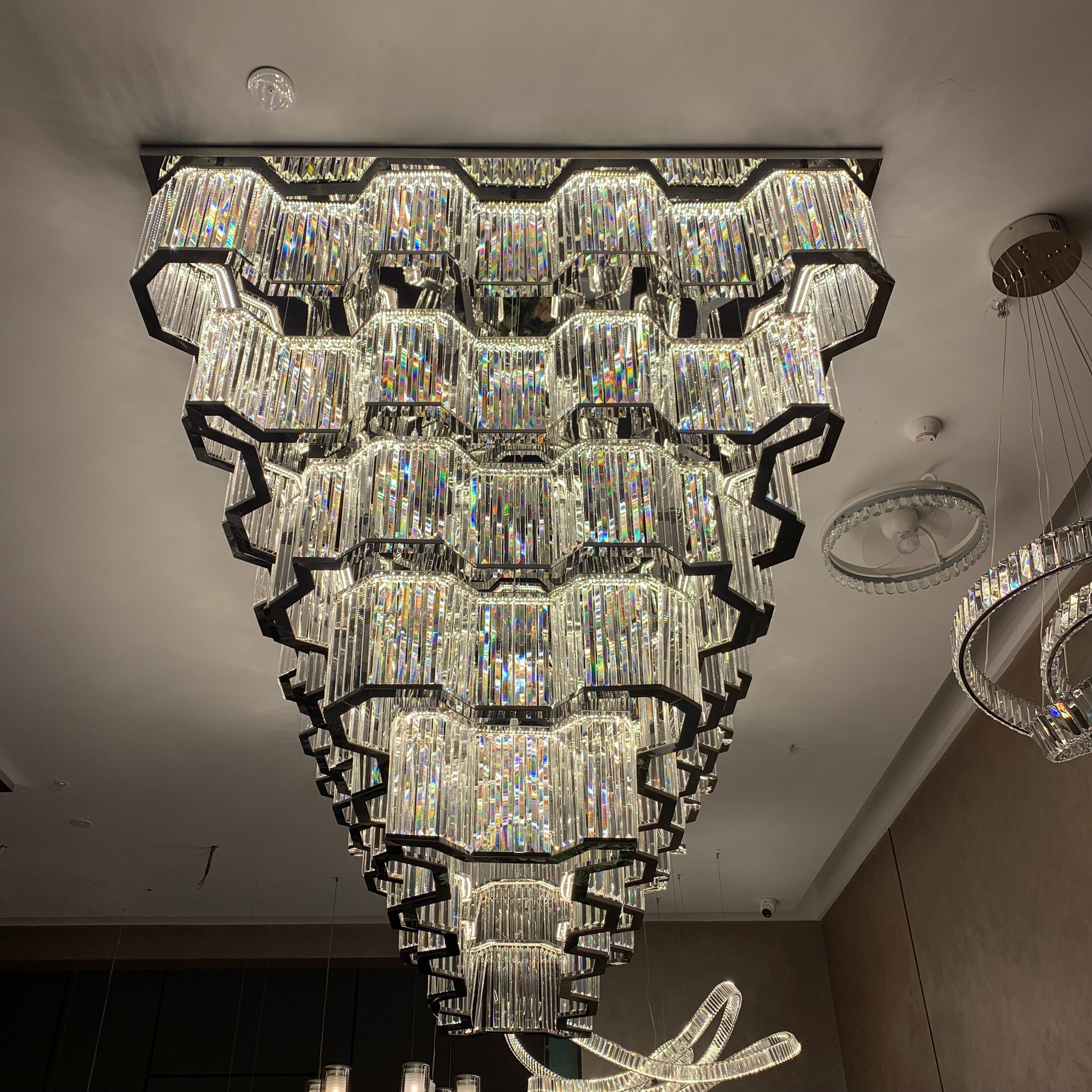 Moderne plafondlamp/kroonluchter met chromen afwerking voor hal/hotellobby/eetkamer