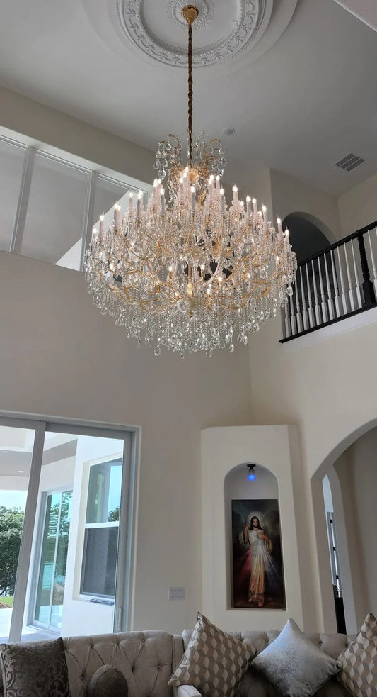 Rylight 66-lichts extra grote klassieke kaars-kristallen kroonluchter