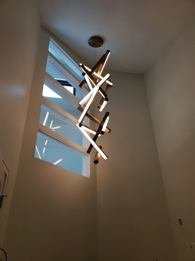 Moderne verticale geometrische aluminium hanglamp voor trap/hal/hoog plafond 