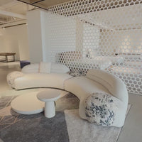 أريكة رايلايت المعاصرة ذات النمط الفني المنحني باللون البيج