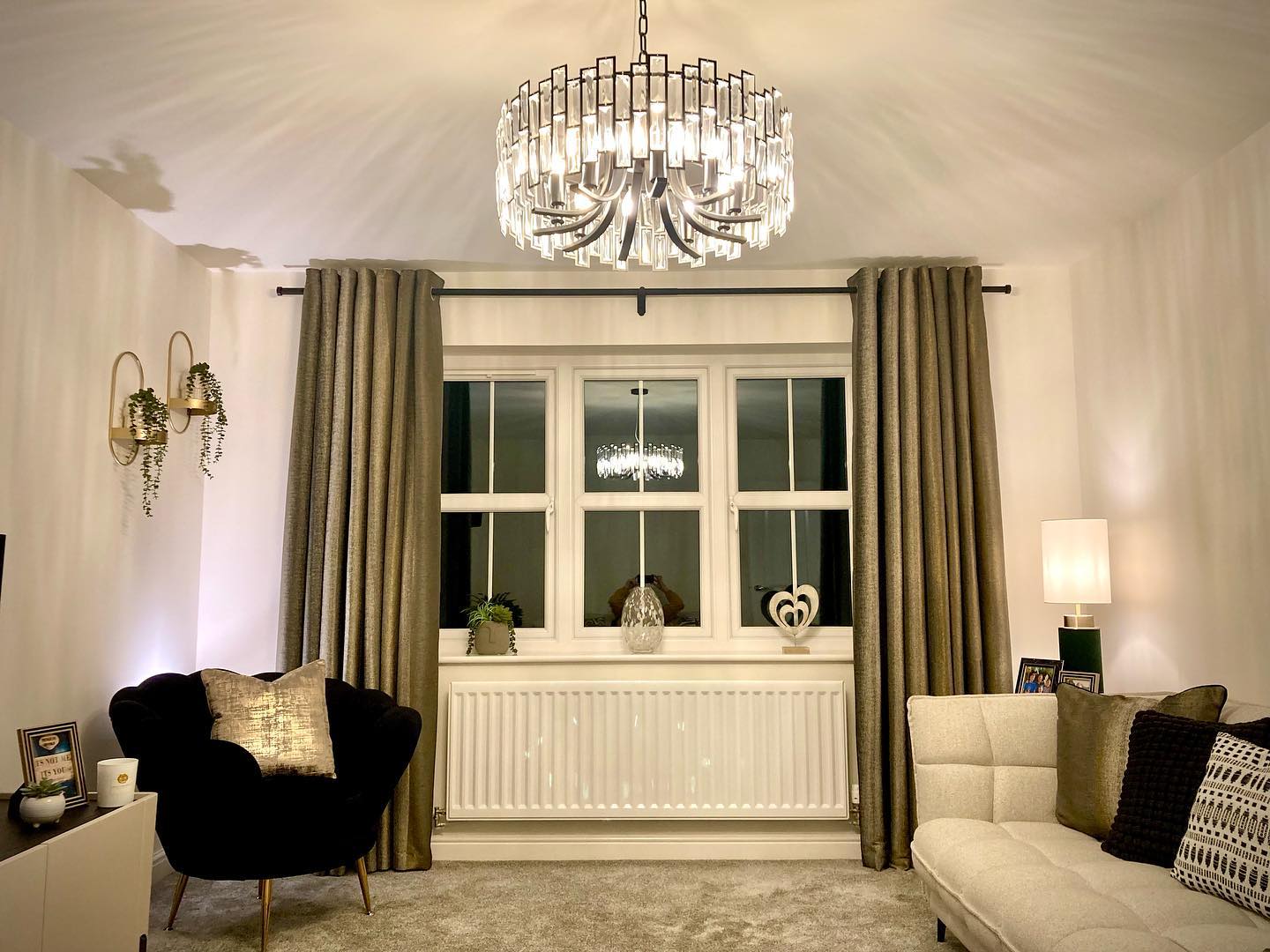 Rylight moderne ronde kroonluchter in zwarte afwerking met rechthoekige kristallen