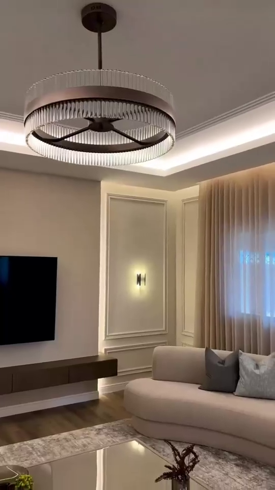 ثريا ذات قضيب زجاجي ذات طبلة مستديرة من رايلايت