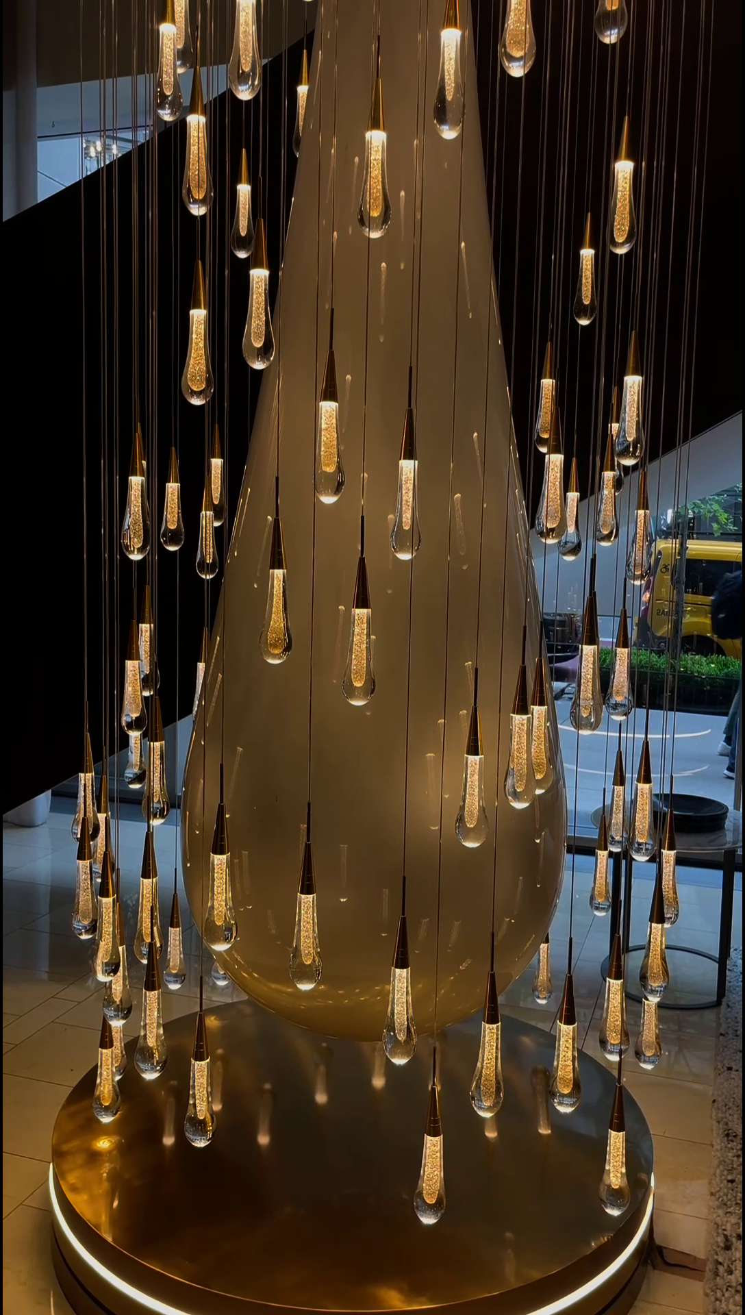 Moderne ronde spiraalvormige kristallen kroonluchter in de vorm van een regendruppel voor trap/hal 