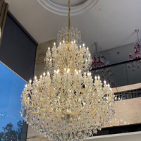 Extra grote kroonluchter met meerdere lagen in chroom/goudkleurige afwerking